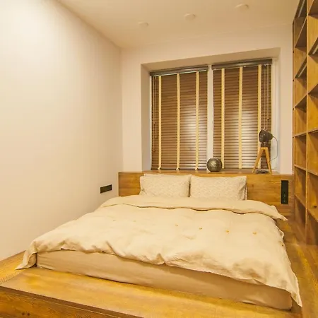 Gold Star 2 Bedroom